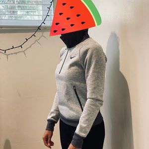 women's Nike golf pullover